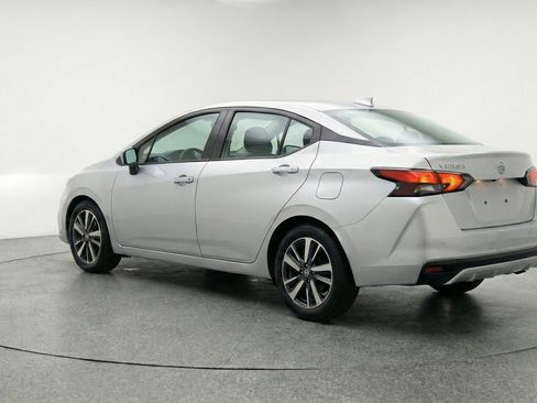 Used 2025 Nissan Versa SV image 6