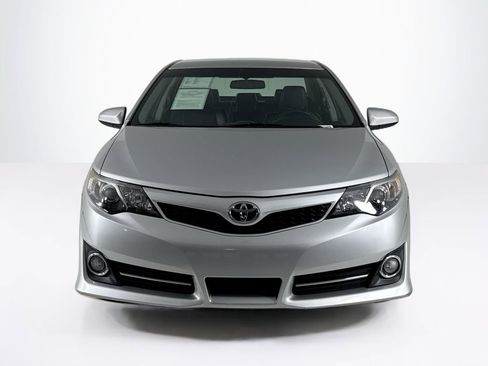 Used 2013 Toyota Camry image 8