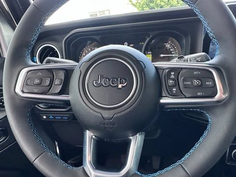 Used 2024 Jeep Wrangler High Altitude AWD/4WD image 18