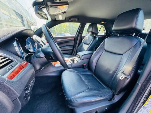 Used 2014 Chrysler 300 RWD image 11