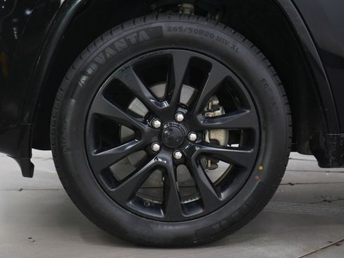 Used 2017 Jeep Grand Cherokee Altitude AWD/4WD image 27