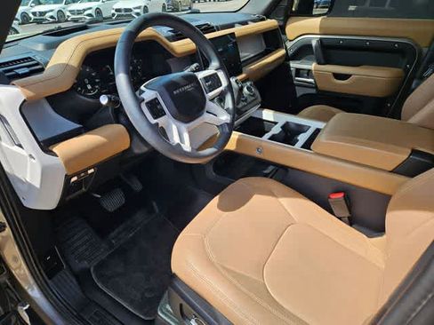 Used 2025 Land Rover Defender 130 S image 2