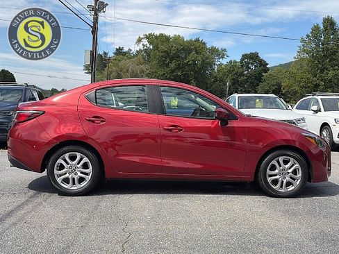 Used 2016 Scion iA FWD image 7