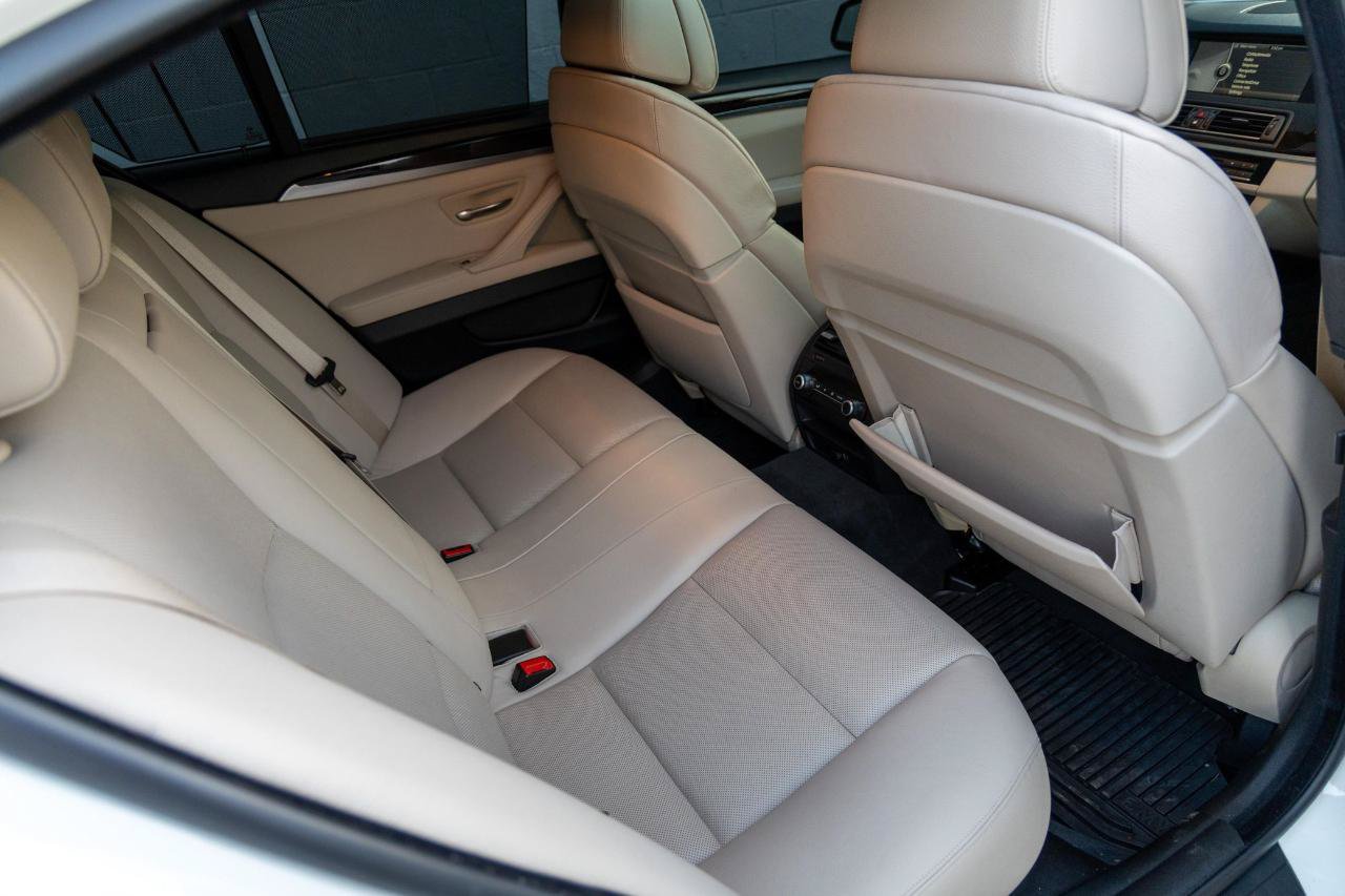 Used 2012 BMW 550i Sedan RWD image 9