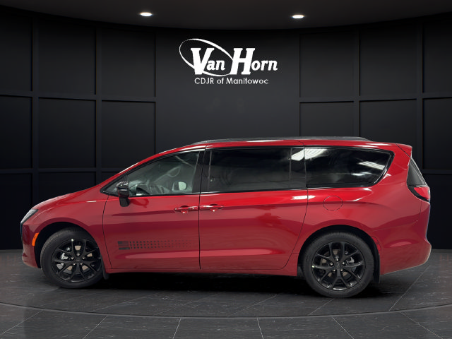 New 2027 Chrysler Pacifica Select FWD image 4
