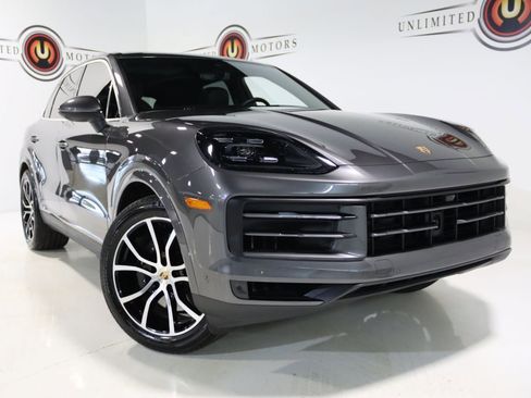 Used 2024 Porsche Cayenne image 86