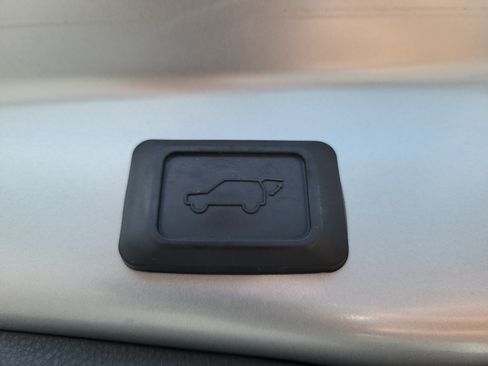 Used 2024 Toyota RAV4 XLE Premium FWD image 13