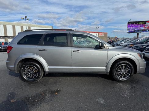 Used 2018 Dodge Journey SE w/ Connectivity Group image 4