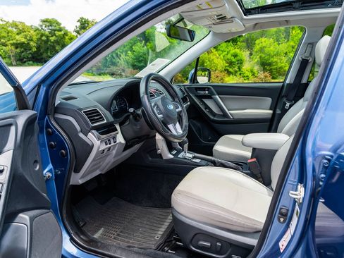 Used 2017 Subaru Forester 2.5i Limited w/ Popular Package #1 AWD/4WD image 16