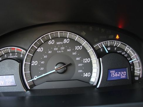 Used 2012 Toyota Camry SE FWD image 7