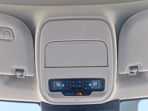 New 2025 Ford Expedition Active image 13