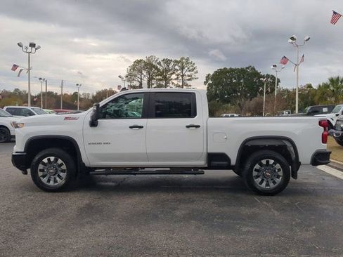 Used 2025 Chevrolet Silverado 2500 Custom w/ Custom Value Package image 7