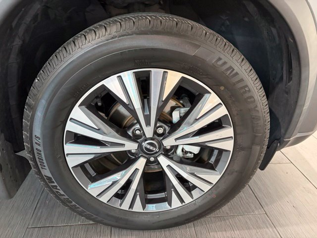Used 2022 Nissan Rogue SV w/ SV Premium Package FWD image 25