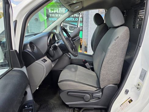 Used 2017 Nissan NV200 SV w/ Technology Package FWD image 19