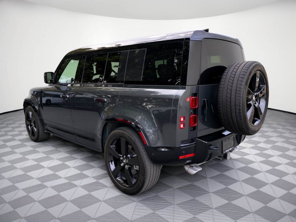 Used 2025 Land Rover Defender 110 X-Dynamic SE AWD/4WD image 3