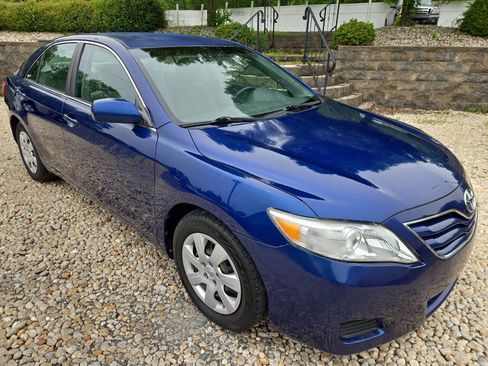 Used 2010 Toyota Camry FWD image 9