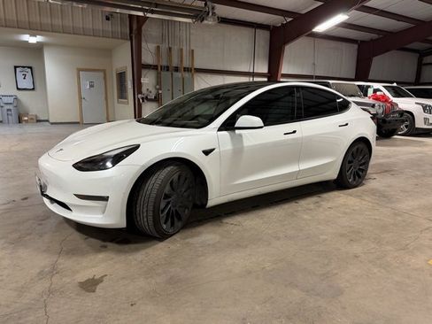 Used 2023 Tesla Model 3 Performance image 4