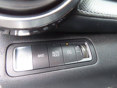 Used 2025 Chevrolet Equinox LT AWD/4WD image 33