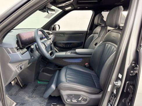 Used 2024 Kia EV9 GT-Line image 16
