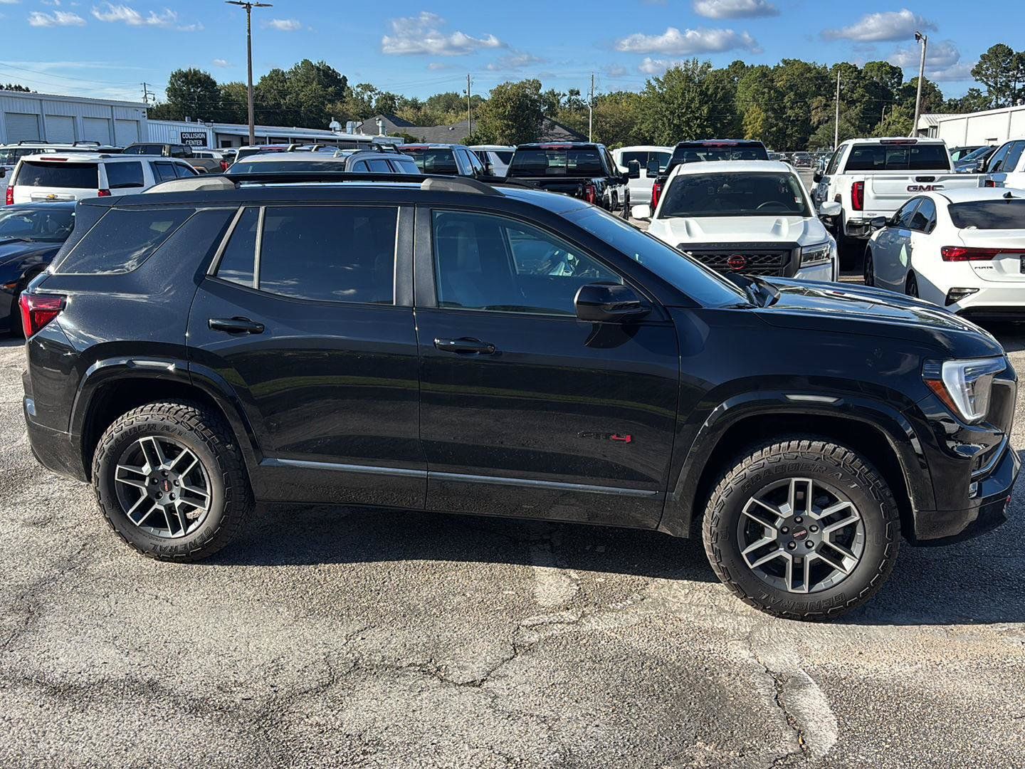 Used 2026 GMC Terrain AT4 w/ LPO, Black Badging Package AWD/4WD image 8