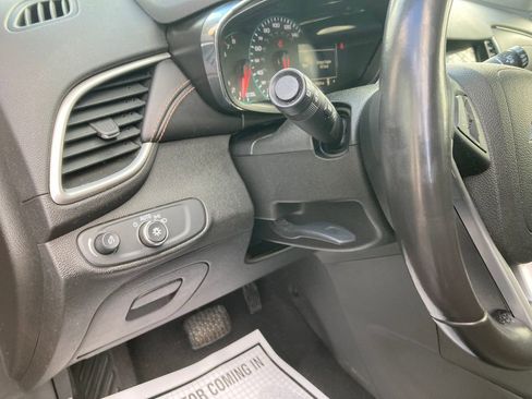 Used 2018 Chevrolet Trax LT w/ LT Convenience Package image 17