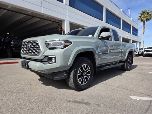 Used 2023 Toyota Tacoma TRD Sport w/ Technology Package image 2