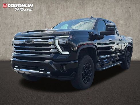 Used 2024 Chevrolet Silverado 2500 High Country w/ Technology Package AWD/4WD image 5
