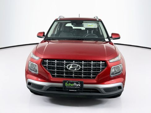 Used 2025 Hyundai Venue SEL FWD image 2