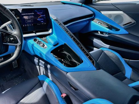 Used 2021 Chevrolet Corvette Stingray Premium Conv w/ Z51 Performance Package RWD image 21