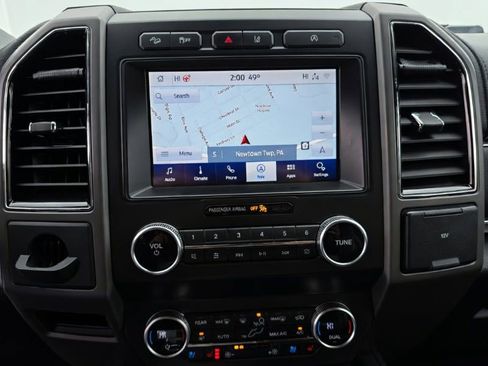 Used 2020 Ford Expedition Max XLT w/ Equipment Group 202A image 3