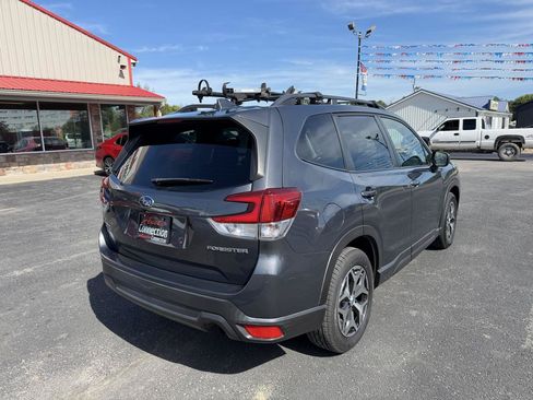 Used 2021 Subaru Forester Premium AWD/4WD image 4