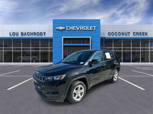 Used 2024 Jeep Compass Sport image 4