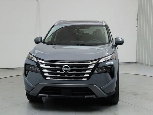 Used 2024 Nissan Rogue SL w/ SL Premium Package image 2