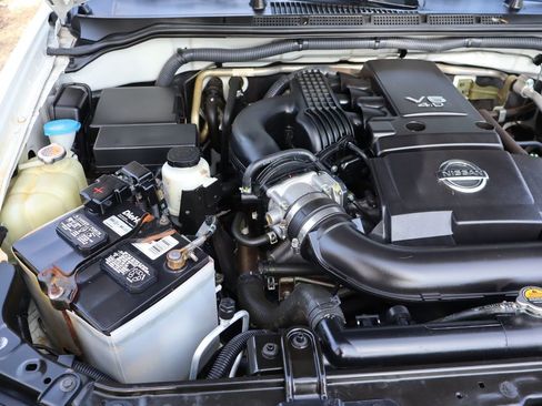 Used 2012 Nissan Frontier SV w/ SV Premium Utility Pkg image 38