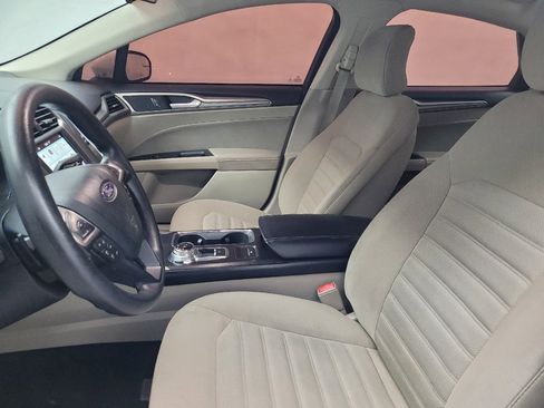 Used 2018 Ford Fusion SE w/ Fusion SE Technology Package FWD image 17