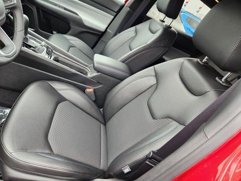 Used 2025 Jeep Compass Latitude image 10