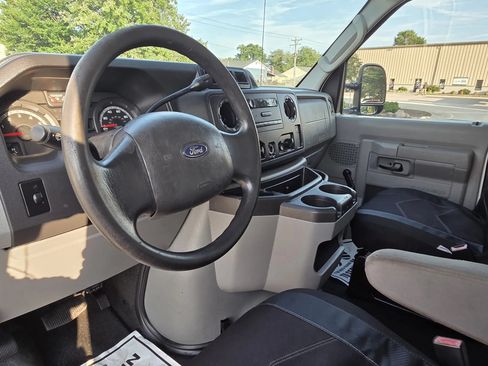 Used 2013 Ford E-350 and Econoline 350 Super Duty RWD image 31
