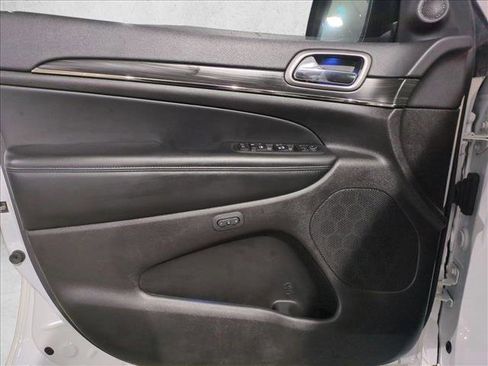 Used 2020 Jeep Grand Cherokee Limited X image 11