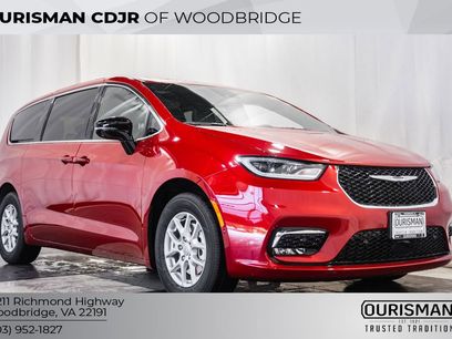 New 2026 Chrysler Pacifica Select