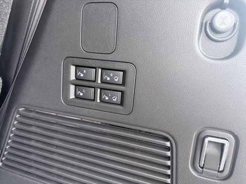 New 2026 Nissan Armada SL w/ Captain's Chari Seat Package image 19