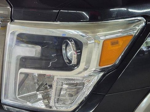 Used 2018 Nissan Titan Platinum Reserve w/ Platinum Utility Package RWD image 7
