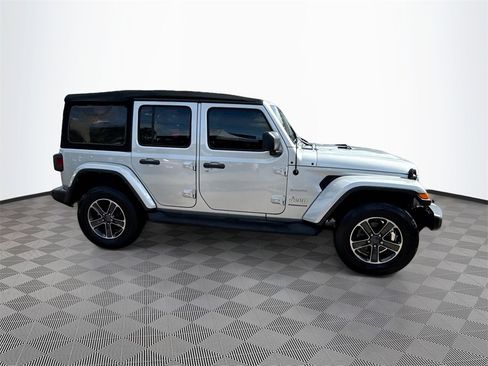 Used 2023 Jeep Wrangler Sahara image 5