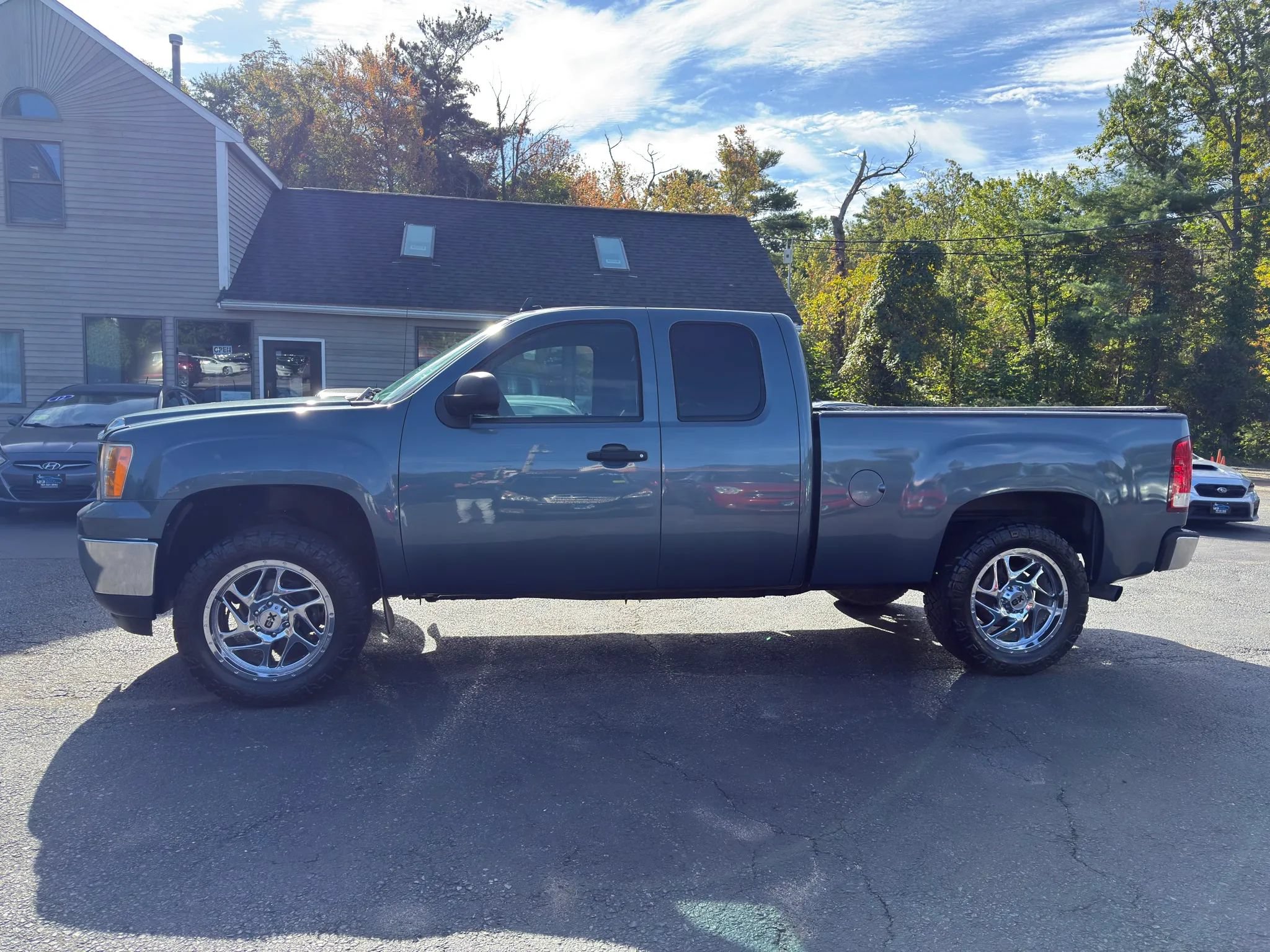 Used 2013 GMC Sierra 1500 SLE w/ Power Tech Package AWD/4WD image 4