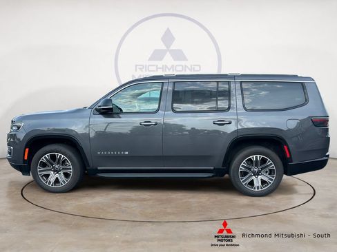 Used 2025 Jeep Wagoneer Series II AWD/4WD image 6