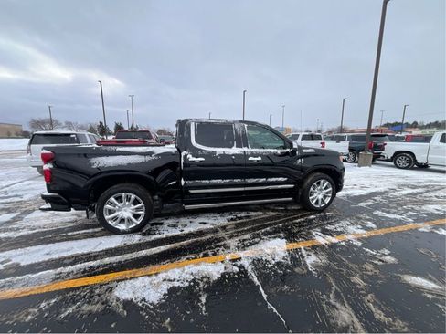 Used 2025 Chevrolet Silverado 1500 High Country image 2