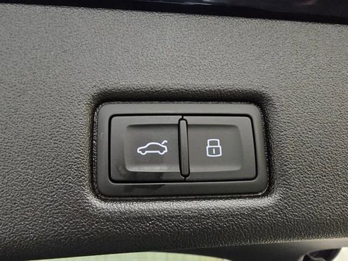 Used 2025 Audi Q5 Prestige image 33