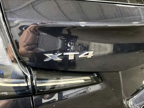 Used 2022 Cadillac XT4 Sport w/ Enhanced Visibility Package FWD image 31