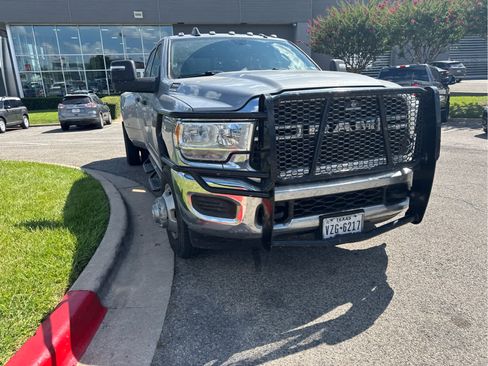 Used 2023 RAM 3500 Tradesman w/ Chrome Appearance Group AWD/4WD image 3