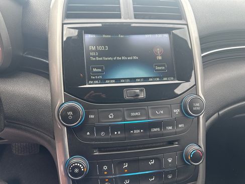 Used 2016 Chevrolet Malibu LT FWD image 20