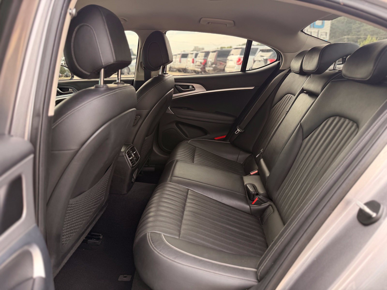 Used 2022 Genesis G70 3.3T RWD image 16